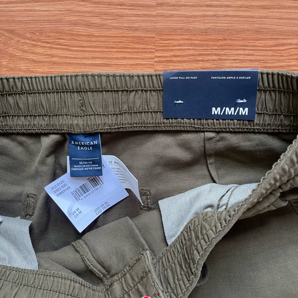NWT American Eagle Outfitters Men’s Olive Green Loose Pull On Pant - Picture 3 of 4
